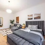 Deluxe & Cozy King St Apartment In The Heart Of Budapest